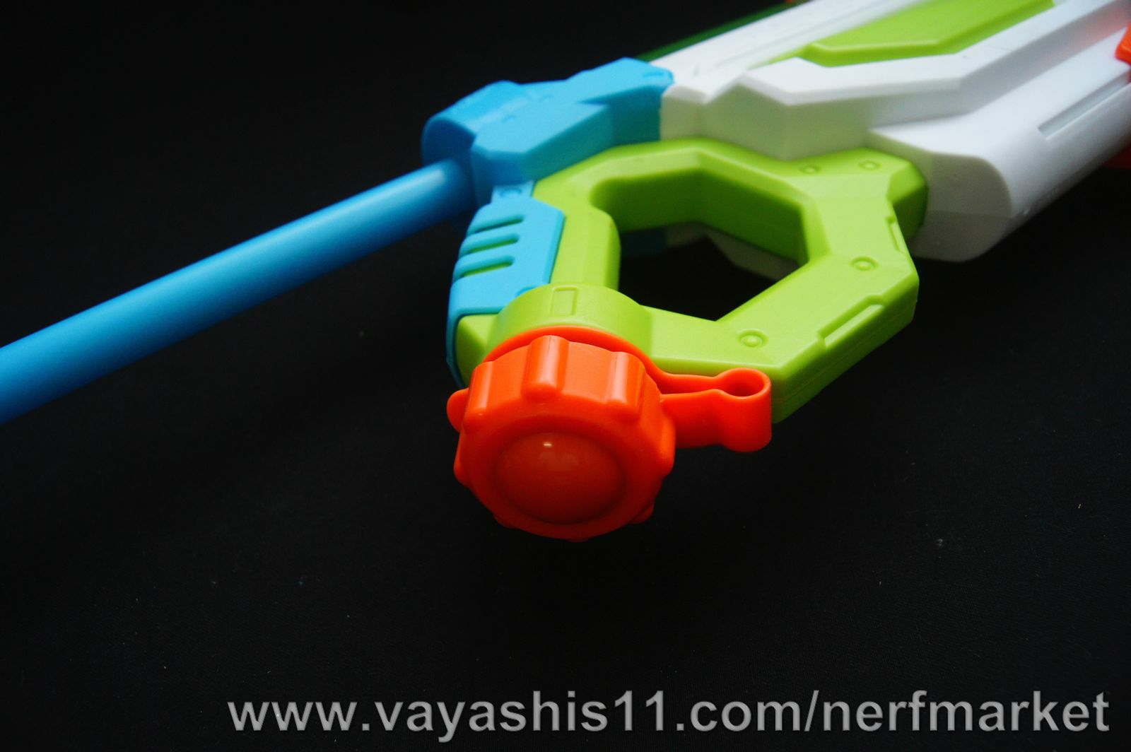 レビュー スーパーソーカー フラッシュフルード 2段構えの高火力水鉄砲 ただし燃費は最悪